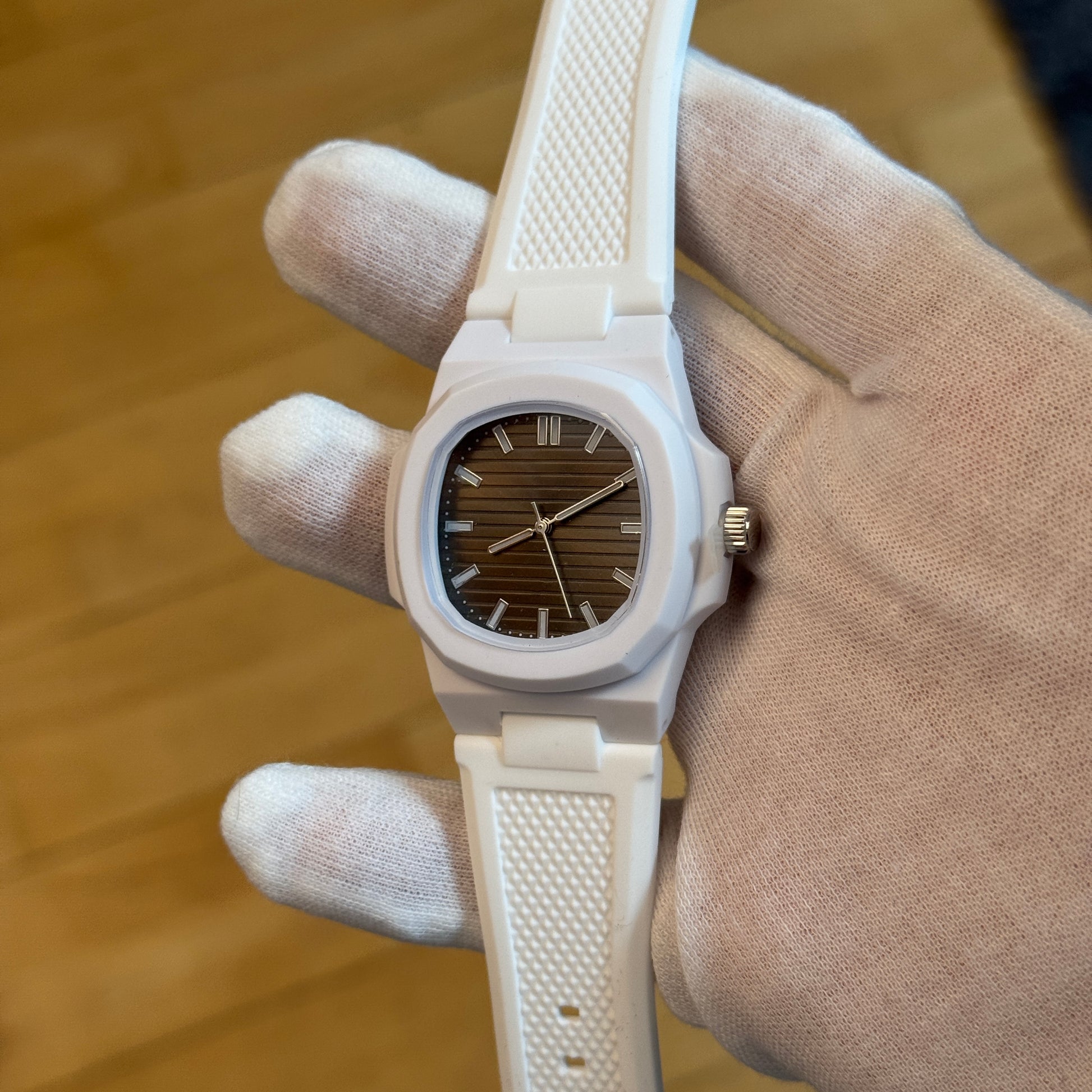 Tempori Horizon White Carbon