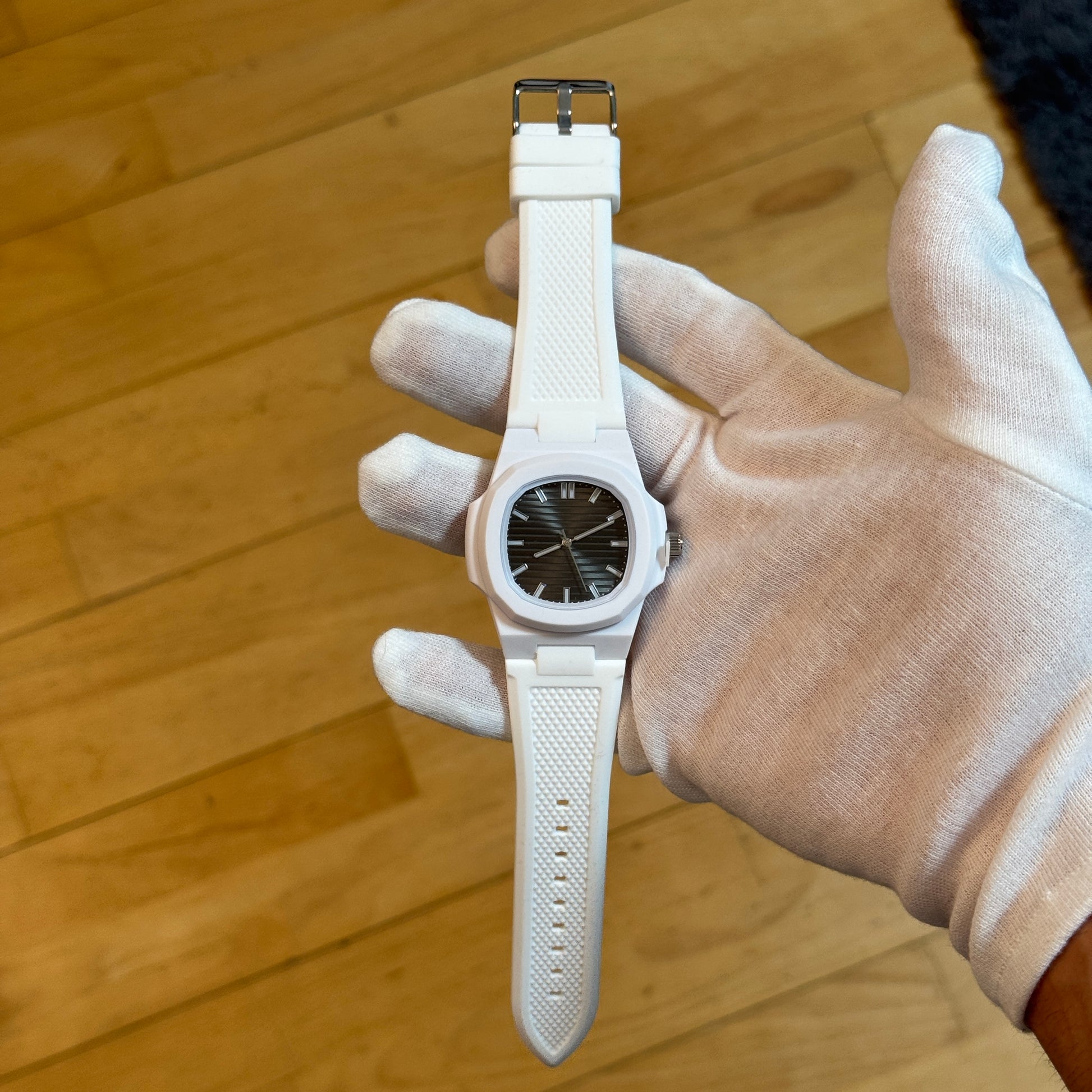Tempori Horizon White Carbon
