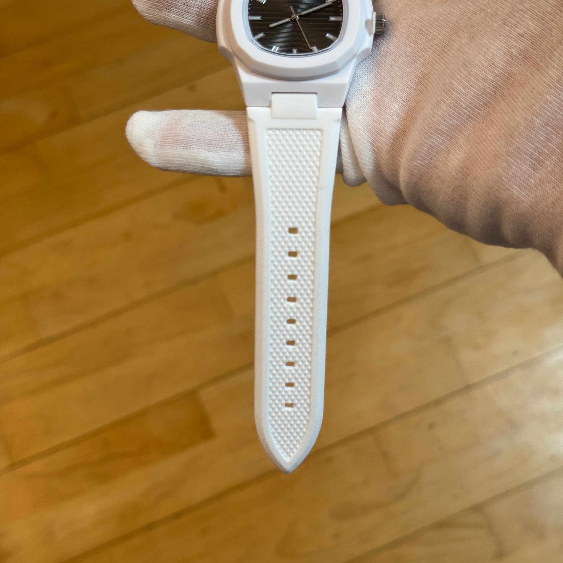 Tempori Horizon White Carbon