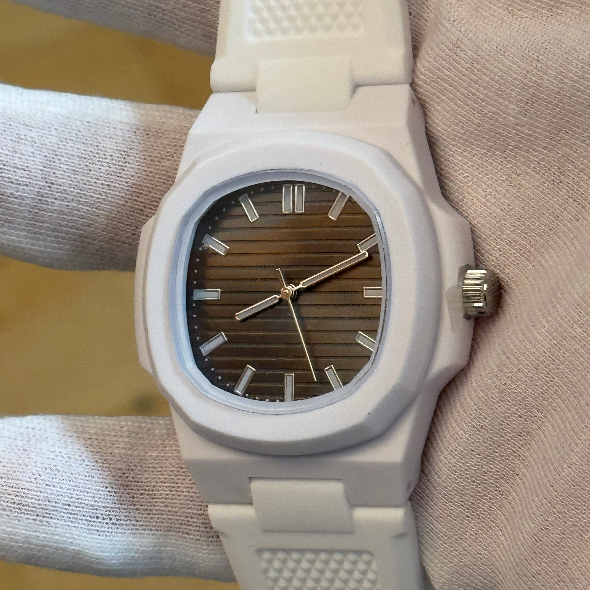 Tempori Horizon White Carbon